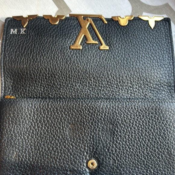 Louis Vuitton large women’s wallet in black with gold hardware - Picture 6 of 8